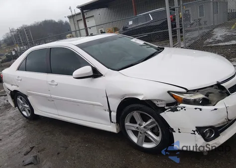 2013 Toyota Camry Se z USA, uszkodzony, nr VIN 4T1BF1FK7DU690510